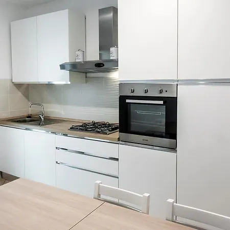 S265 - Ampia Taverna Bilocale Apartament Sirolo
